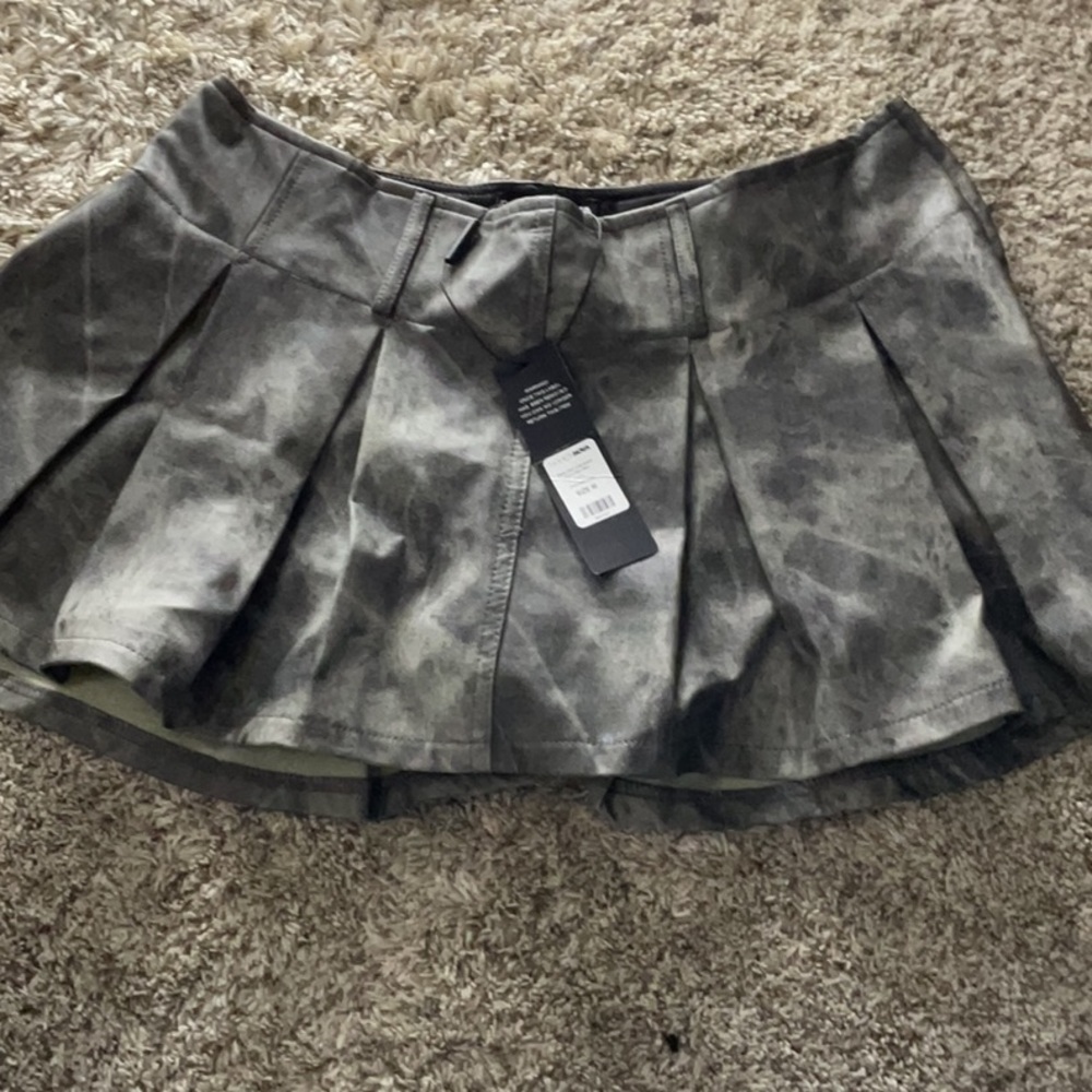 Stylish Gray Pleated Skirt